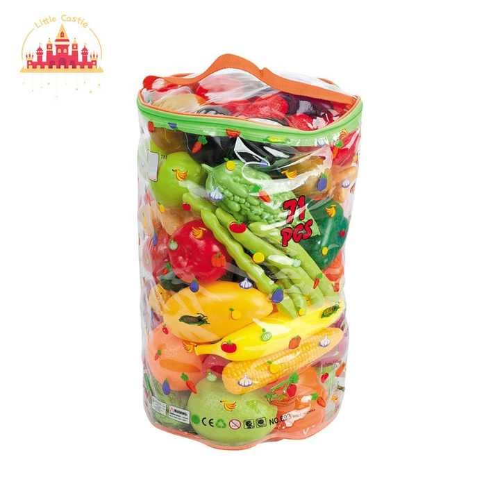 71-Piece Pretend Fruit and Vegetable Set with Tote Bag – image 3