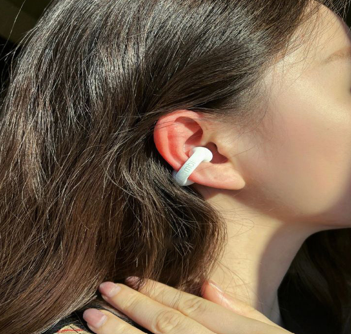Bone Conduction Headphones – packaging and contents